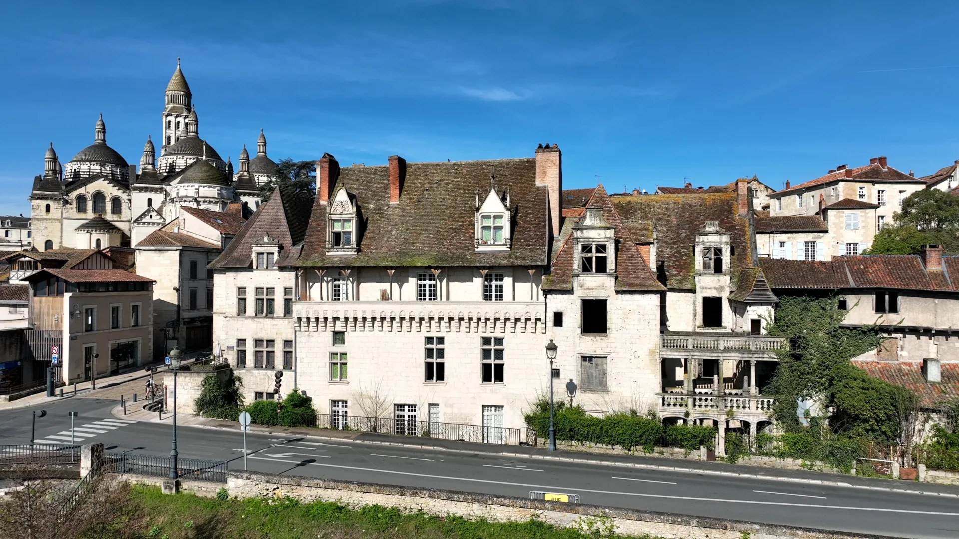 Façade de l’Hôtel de Lambert à Périgueux, avant restauration